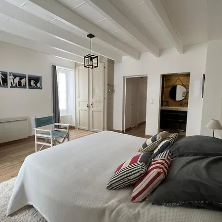 فيلة Elma Location Lescale Saint-Just-Luzac